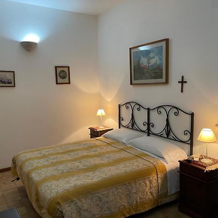 Agriturismo Villa Luca SantʼAgata di Militello Exteriör bild