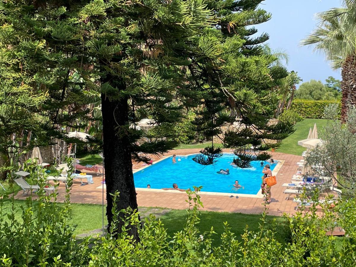 Agriturismo Villa Luca SantʼAgata di Militello Exteriör bild