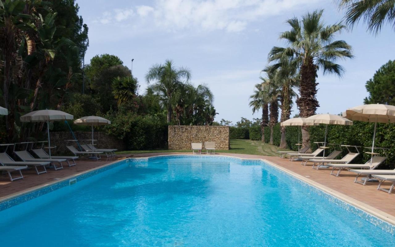 Agriturismo Villa Luca SantʼAgata di Militello Exteriör bild