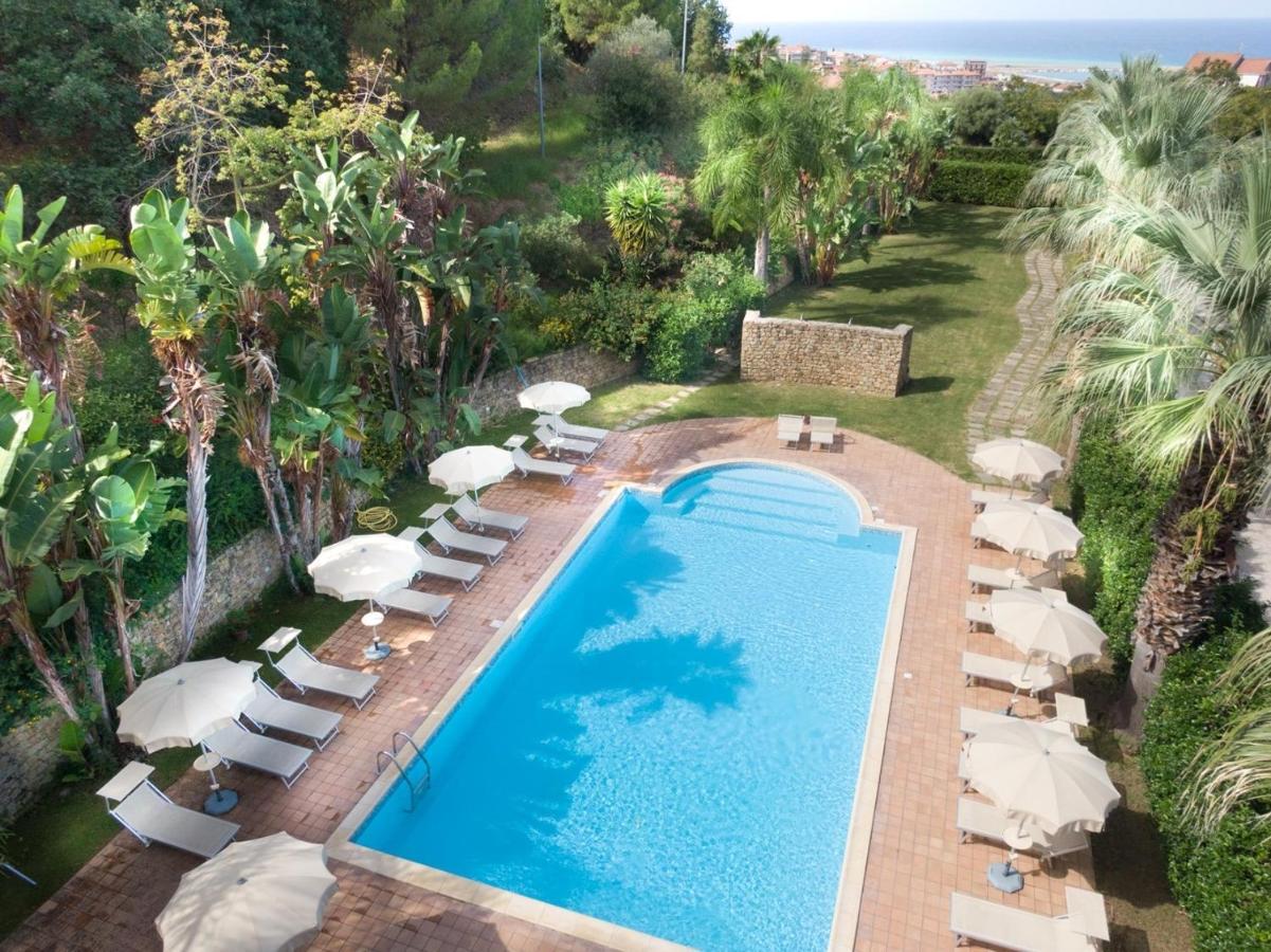 Agriturismo Villa Luca SantʼAgata di Militello Exteriör bild
