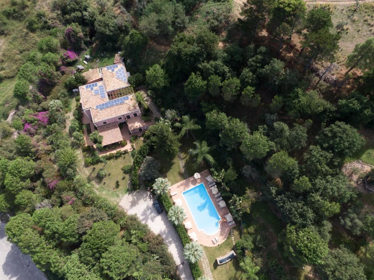 Agriturismo Villa Luca SantʼAgata di Militello Exteriör bild
