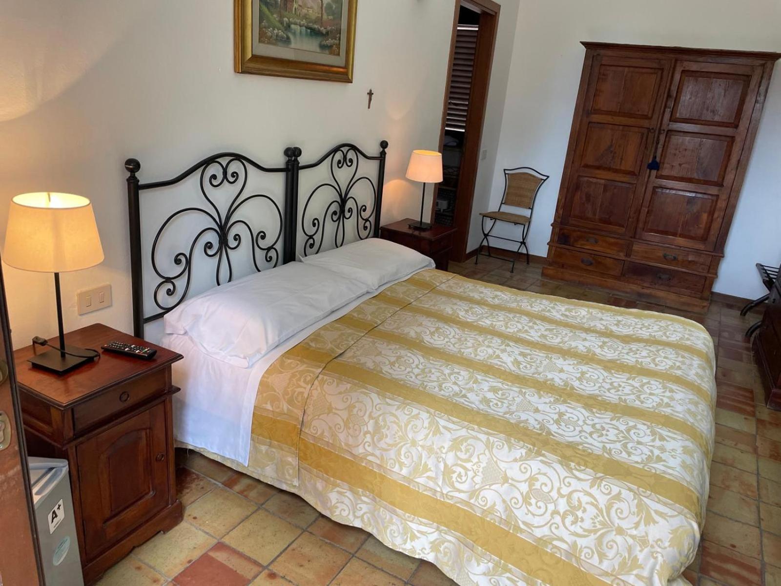 Agriturismo Villa Luca SantʼAgata di Militello Exteriör bild
