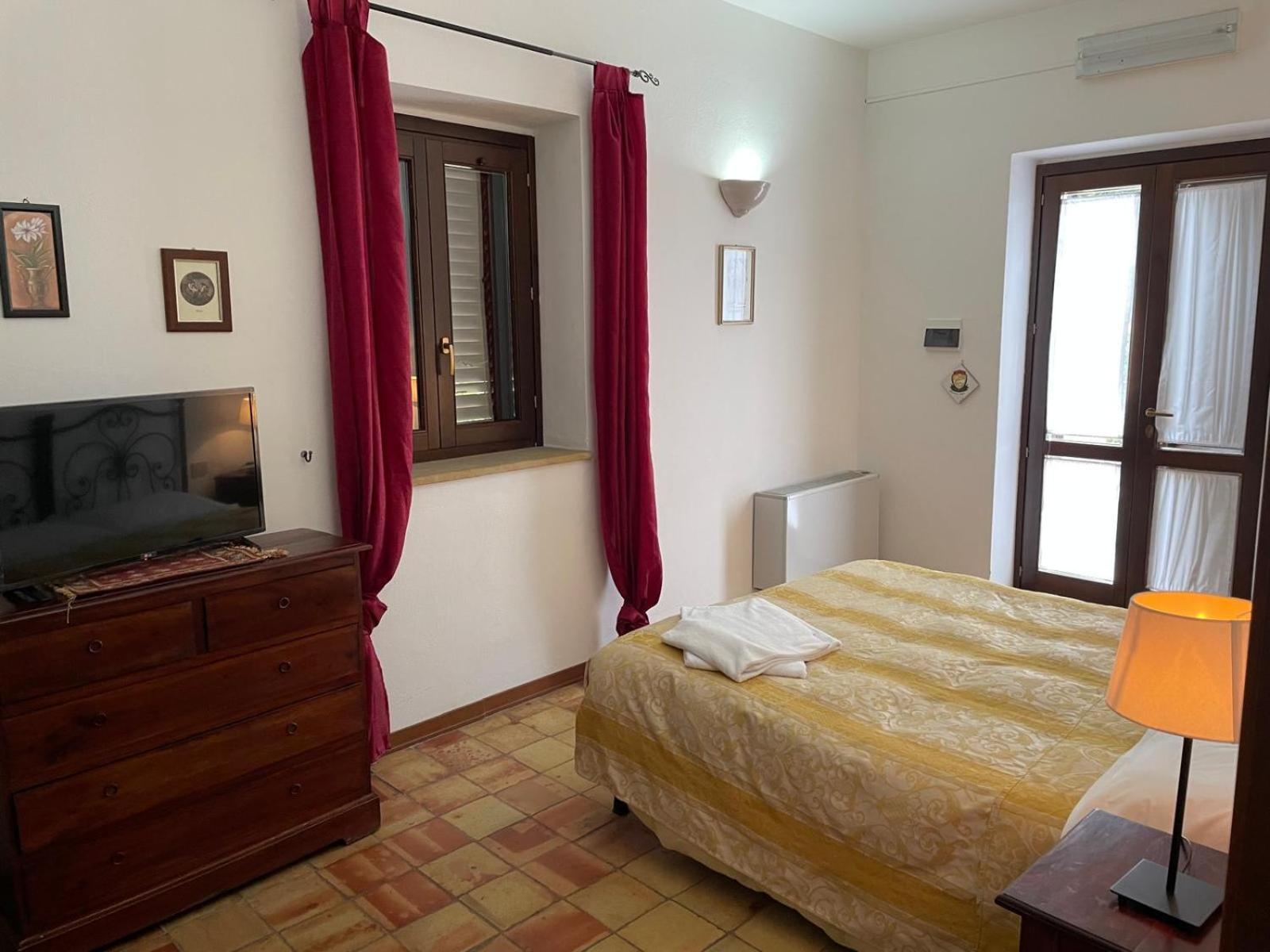 Agriturismo Villa Luca SantʼAgata di Militello Exteriör bild